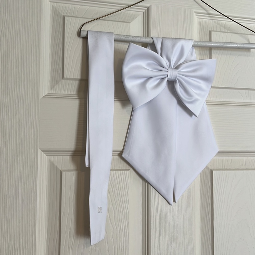 David’s Bridal girl dress white size 7 - Picture 5 of 7